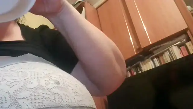 Nataliesbestjuggs online show from 05/22/26, 06:39