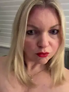 Snapshot of sedymilf chatting on 02/14/25, 01:34 sedymilf online show from 02/14/25, 01:34