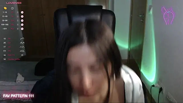 Snapshot of AnnaQueen chatting on 01/18/25, 09:34 AnnaQueen online show from 01/18/25, 09:34