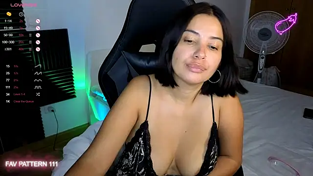Snapshot of AnnaQueen chatting on 09/14/25, 08:42 AnnaQueen online show from 09/14/25, 08:42