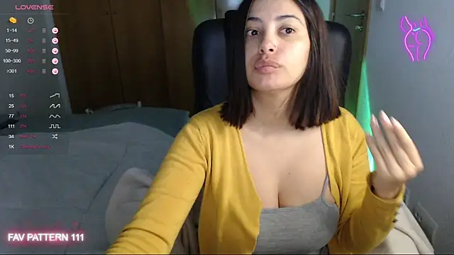Snapshot of AnnaQueen chatting on 02/16/25, 03:26 AnnaQueen online show from 02/16/25, 03:26