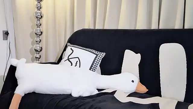 lvy-w online show from 03/04/25, 12:01