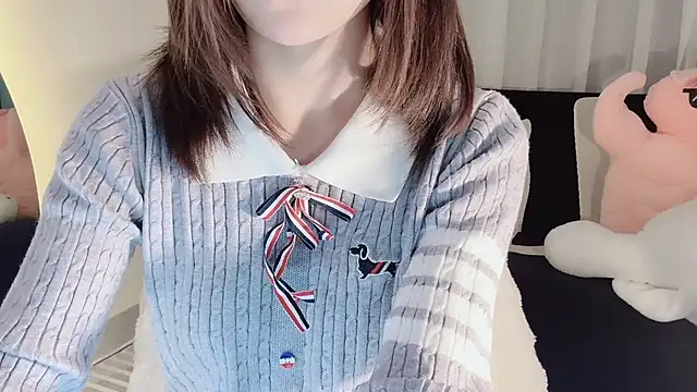 lvy-w online show from 02/12/25, 04:00