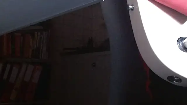 Snapshot of cover_boy chatting on 01/14/25, 08:31 cover boy online show from 01/14/25, 08:31