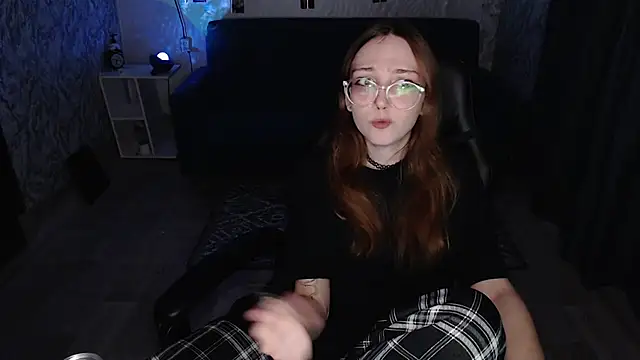 AmeliaKamishiro online show from 06/24/26, 11:24