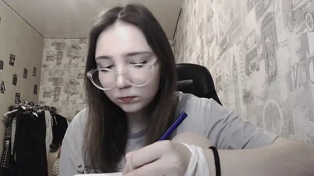 Snapshot of AmeliaKamishiro chatting on 02/04/25, 06:17 AmeliaKamishiro online show from 02/04/25, 06:17