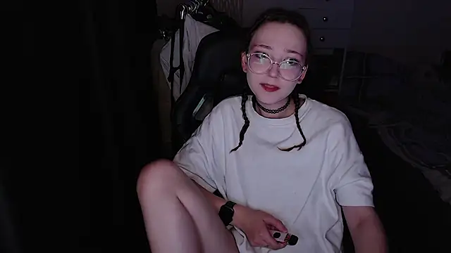 Snapshot of AmeliaKamishiro chatting on 11/25/25, 01:39 AmeliaKamishiro online show from 11/25/25, 01:39