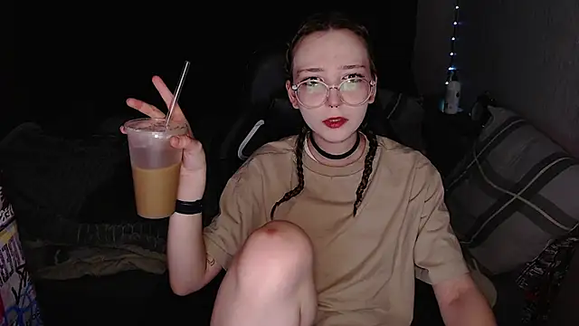 Snapshot of AmeliaKamishiro chatting on 11/14/25, 01:31 AmeliaKamishiro online show from 11/14/25, 01:31