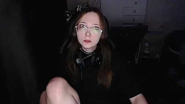 AmeliaKamishiro online show from 12/19/25, 02:52