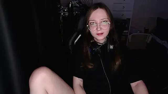 Snapshot of AmeliaKamishiro chatting on 12/04/25, 01:48 AmeliaKamishiro online show from 12/04/25, 01:48