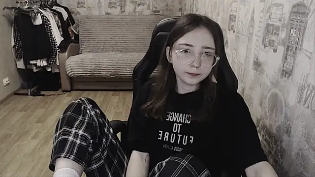 Snapshot of AmeliaKamishiro chatting on 01/13/25, 02:50 AmeliaKamishiro online show from 01/13/25, 02:50