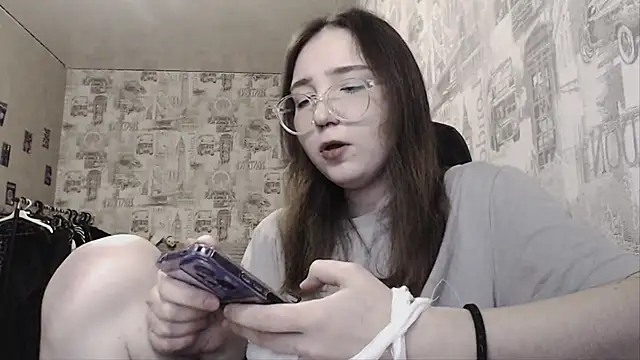 Snapshot of AmeliaKamishiro chatting on 02/03/25, 04:52 AmeliaKamishiro online show from 02/03/25, 04:52