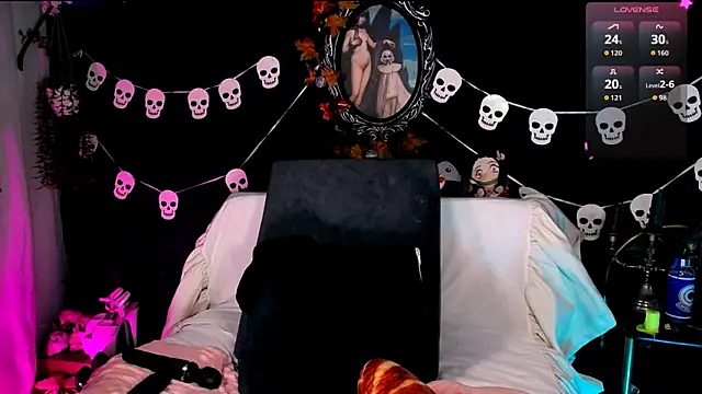 kitty roxy online show from 11/18/25, 07:55