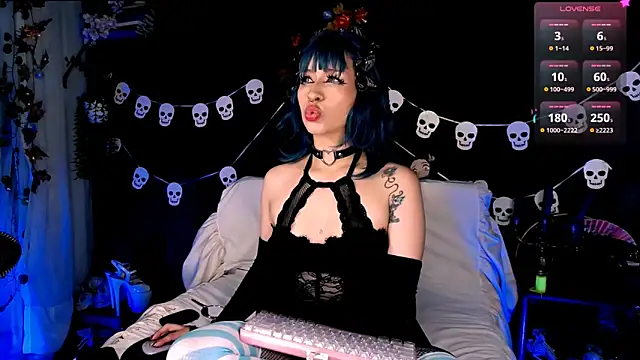 kitty roxy online show from 11/16/25, 04:06