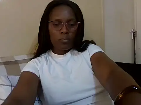 Snapshot of Malaika_Nkosi chatting on 09/11/25, 10:26 Malaika Nkosi online show from 09/11/25, 10:26