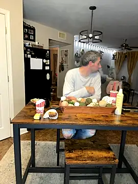 Snapshot of MnM4ever chatting on 11/15/25, 04:27 MnM4ever online show from 11/15/25, 04:27