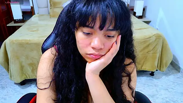 laureentt  online show from 11/28/25, 03:17