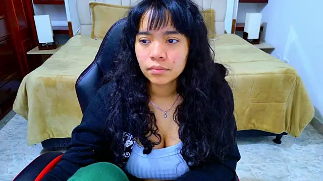 laureentt  online show from 11/26/25, 03:39