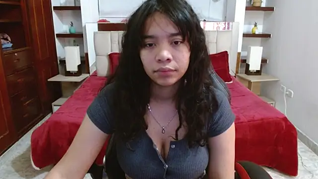 Snapshot of laureentt_ chatting on 03/07/25, 03:08 laureentt online show from 03/07/25, 03:08