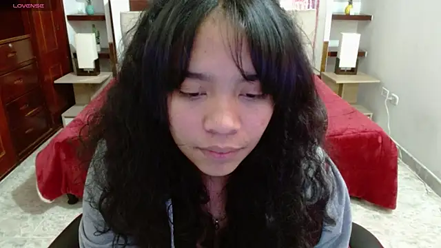 Snapshot of laureentt_ chatting on 03/06/25, 06:19 laureentt online show from 03/06/25, 06:19