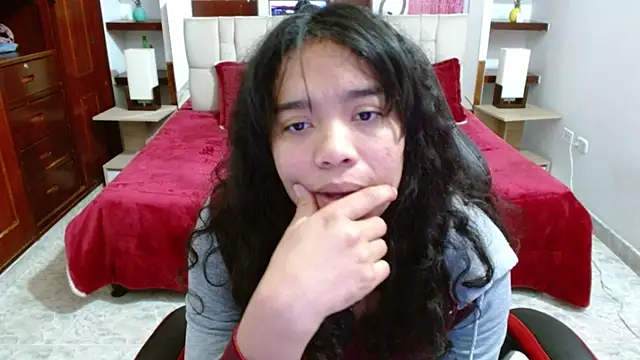 Snapshot of laureentt_ chatting on 03/07/25, 09:18 laureentt online show from 03/07/25, 09:18
