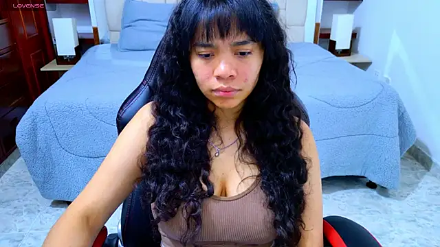 laureentt  online show from 11/17/25, 03:10