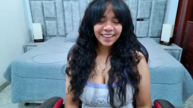 laureentt  online show from 02/12/26, 03:17