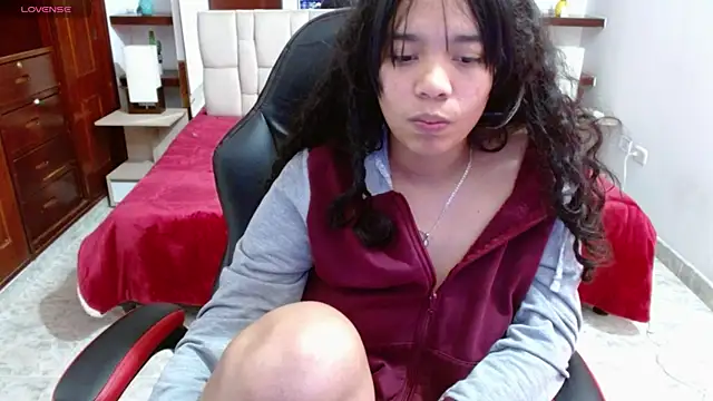 Snapshot of laureentt_ chatting on 02/28/25, 09:36 laureentt online show from 02/28/25, 09:36