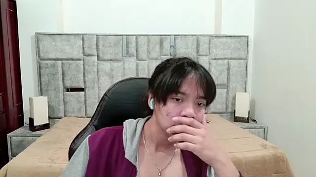 laureentt  online show from 04/08/26, 03:08