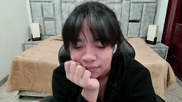 laureentt  online show from 04/16/26, 03:18