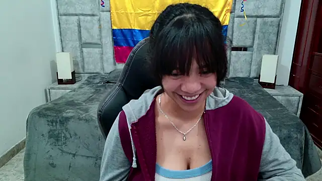 Snapshot of laureentt_ chatting on 06/13/26, 03:15 laureentt online show from 06/13/26, 03:15