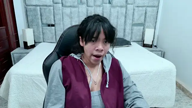 laureentt  online show from 03/21/26, 03:30