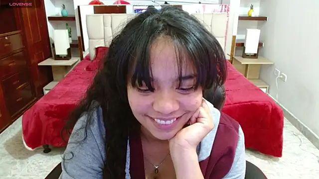 Snapshot of laureentt_ chatting on 03/03/25, 09:13 laureentt online show from 03/03/25, 09:13