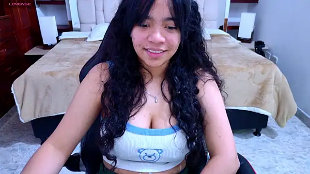 Snapshot of laureentt_ chatting on 09/23/25, 03:13 laureentt online show from 09/23/25, 03:13