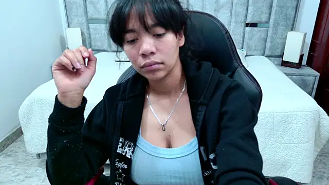 laureentt  online show from 03/07/26, 03:13