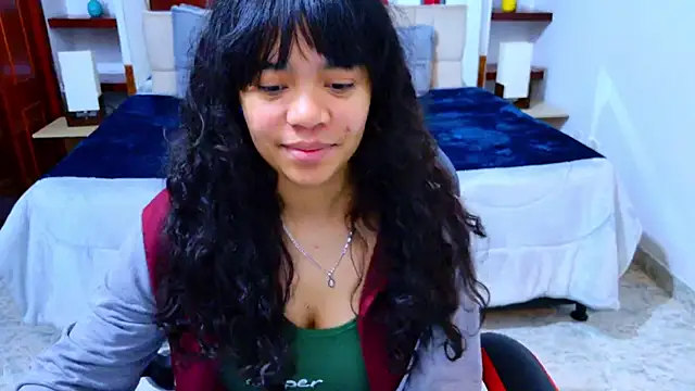 laureentt  online show from 11/22/25, 03:16