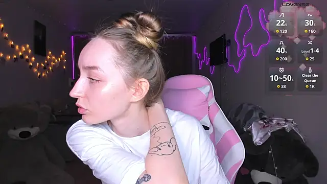 MoonDust online show from 03/19/26, 05:46