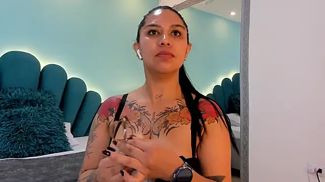 sharlott18 online show from 03/04/26, 04:37