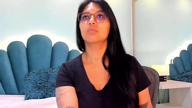 sharlott18 online show from 11/15/25, 02:32