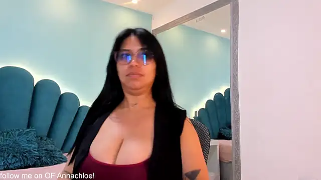 sharlott18 online show from 12/17/25, 01:27