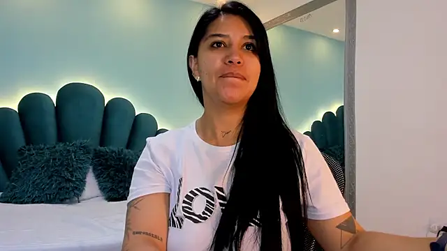 sharlott18 online show from 02/21/26, 11:23