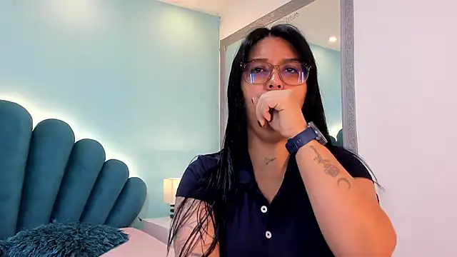 sharlott18 online show from 12/05/25, 09:52