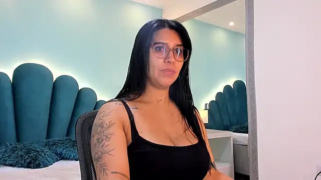 sharlott18 online show from 11/12/25, 01:48