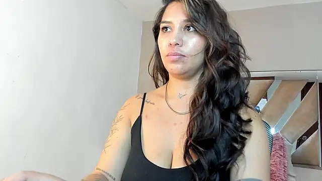 sharlott18 online show from 01/14/25, 04:18