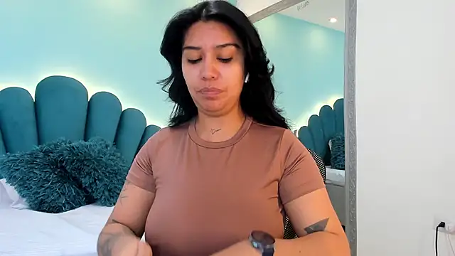 sharlott18 online show from 02/14/26, 01:33