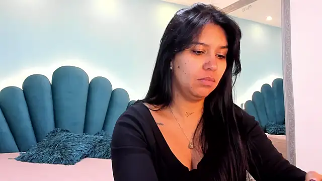 sharlott18 online show from 12/03/25, 05:12