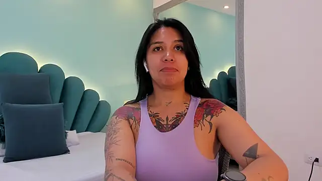 sharlott18 online show from 03/28/26, 06:53