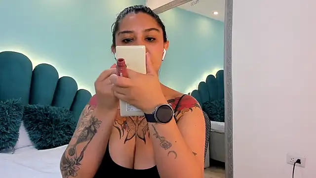 sharlott18 online show from 02/19/26, 12:57