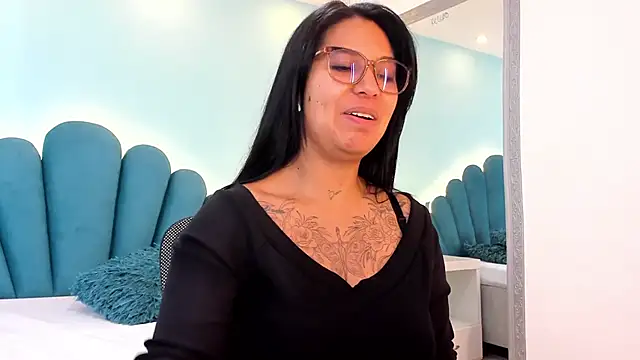 sharlott18 online show from 01/17/26, 01:15