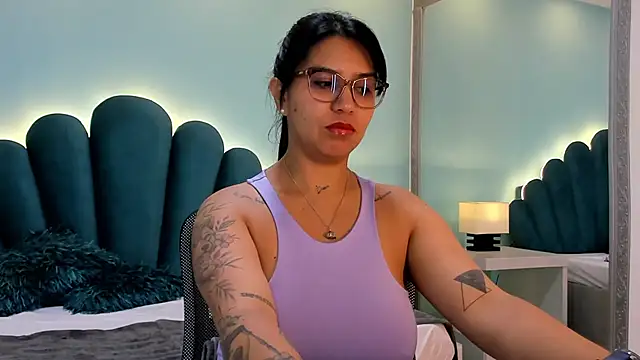 sharlott18 online show from 10/29/25, 12:26